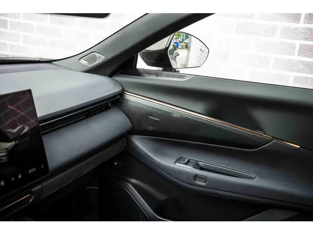 Lynk & Co 08 1.5 More 2025 Hybride Benzine 29