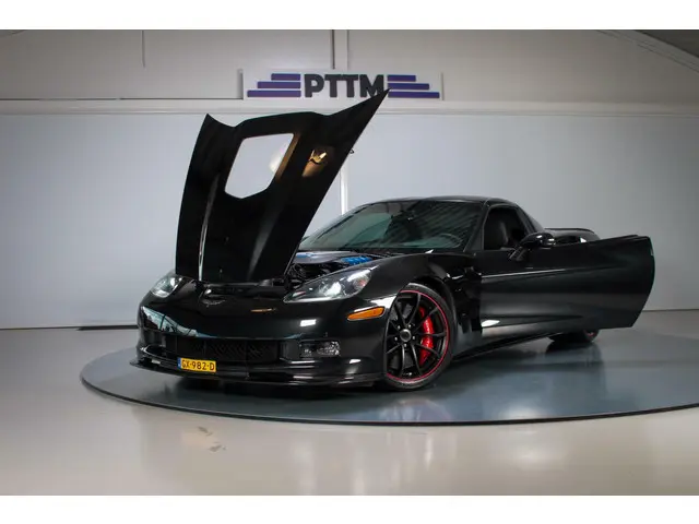 Chevrolet Corvette 2