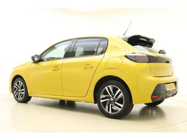 Peugeot 208 1.2 PureTech Allure 2022 Benzine 12
