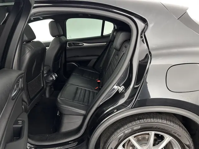 Alfa Romeo Stelvio 2.2d AWD Q4 Super 2018 Diesel 10