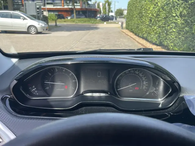 Peugeot 2008 1.2 PureTech Access 2014 Benzine 10