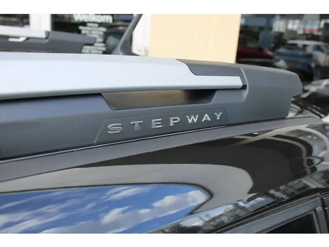 Dacia Sandero Stepway 1.0 TCe 90 Comfort 2021 Benzine 16