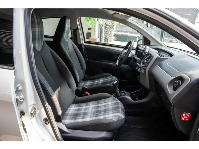 Peugeot 108 1.0 e-VTi Active 2019 Benzine 12