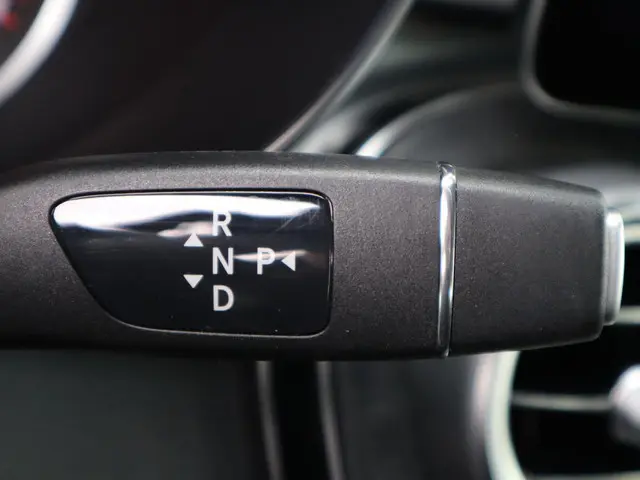 Mercedes-Benz GLC 300e 4MATIC 2020 Hybride Benzine 19