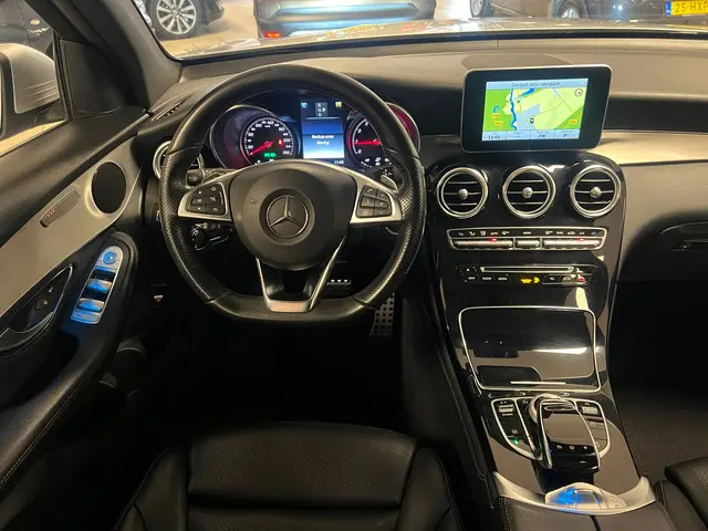 Mercedes-Benz GLC 250 4MATIC Edition 1 2015 Benzine 22