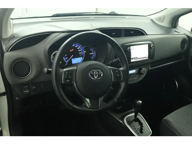Toyota Yaris 1.5 Hybrid Lease 2015 Hybride Benzine 57