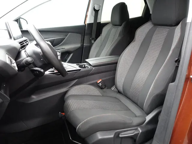 Peugeot 3008 1.2 PureTech GT Premium- 2020 Benzine 23