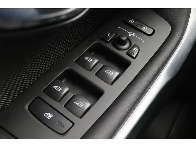 Volvo V40 Cross Country 1.6 T4 Momentum 2014 Benzine 30