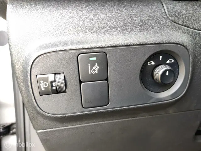 Citroën C3 1.2 PureTech S&S Shine 2017 Benzine 24