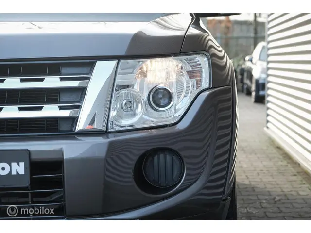 Mitsubishi Pajero 3.2 DI-D Instyle 2013 Diesel 34