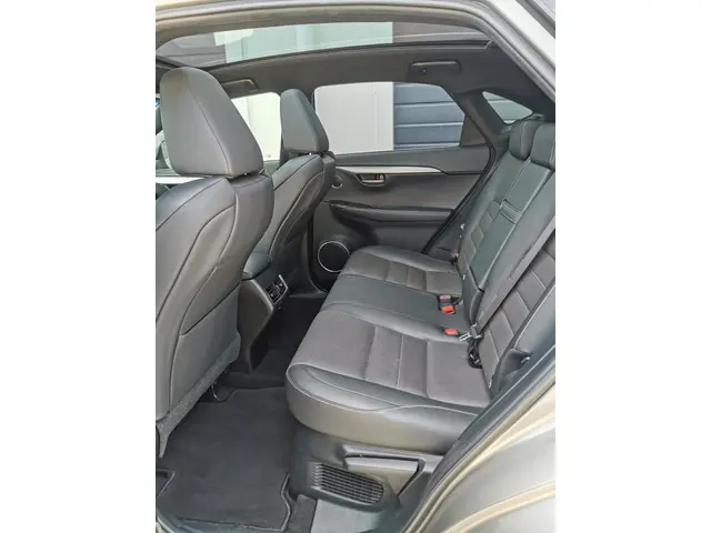 Lexus NX 300h AWD F Sport Line 2015 Hybride Benzine 10