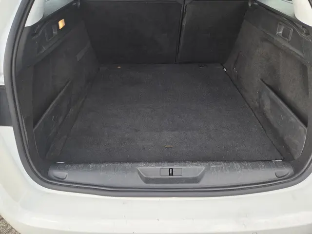 Peugeot 308 SW 1.2 PureTech Blue Lease 2015 Benzine 19