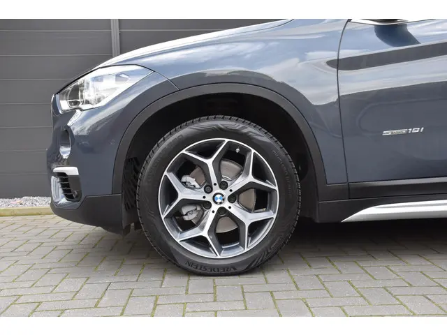 BMW X1 sDrive18i High Executive 2018 Benzine 39