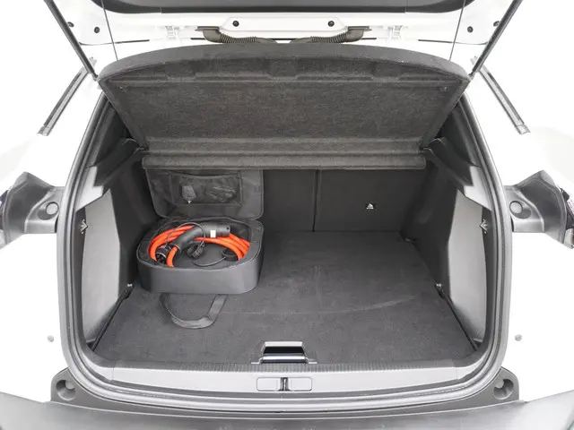 Peugeot e-2008 EV Allure 50 kWh 2023 Elektrisch 11