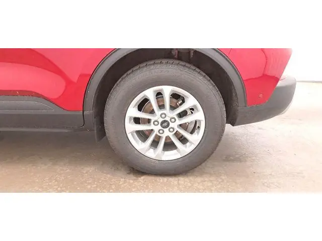 Ford Kuga 2.5 PHEV Titanium 2024 Hybride Benzine 5