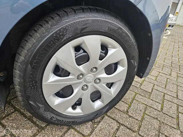 Hyundai i20 1.4i i-Vision 2015 Benzine 25