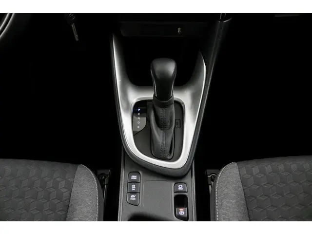 Toyota Yaris 1.5 Hybrid Comfort wit 2022 Hybride Benzine 25