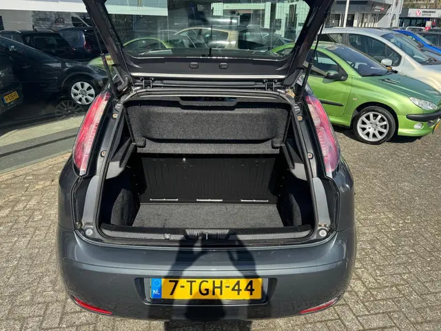 Fiat Punto 1.2 69cv Pop 2012 Benzine 14