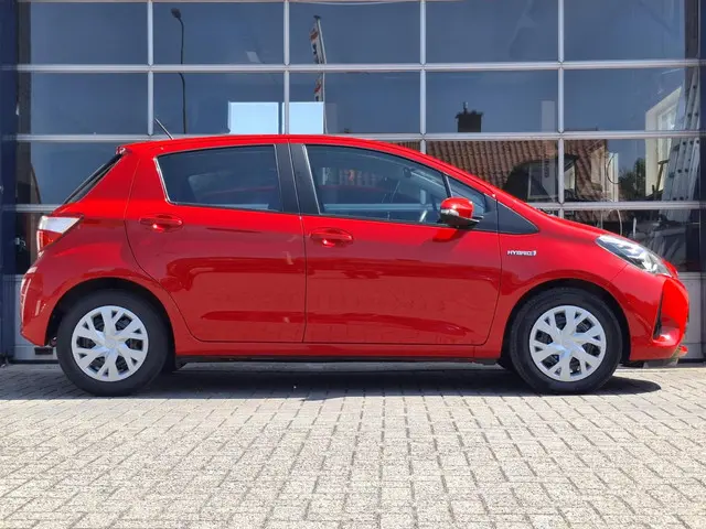 Toyota Yaris 1.5 Hybrid Active 2019 Hybride Benzine 6