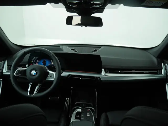 BMW X1 xDrive23i 2026 Benzine 5