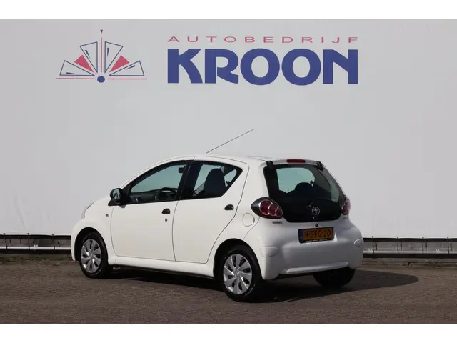 Toyota Aygo 1.0 VVT-i Now, Airco. 2013 Benzine 4