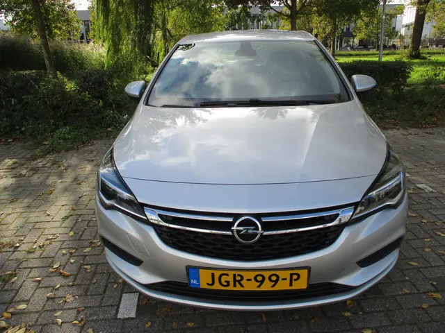Opel Astra 1.6 CDTI 120 Jaar Edition 2019 Diesel 16