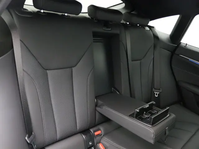 BMW i4 eDrive35 2024 Elektrisch 28
