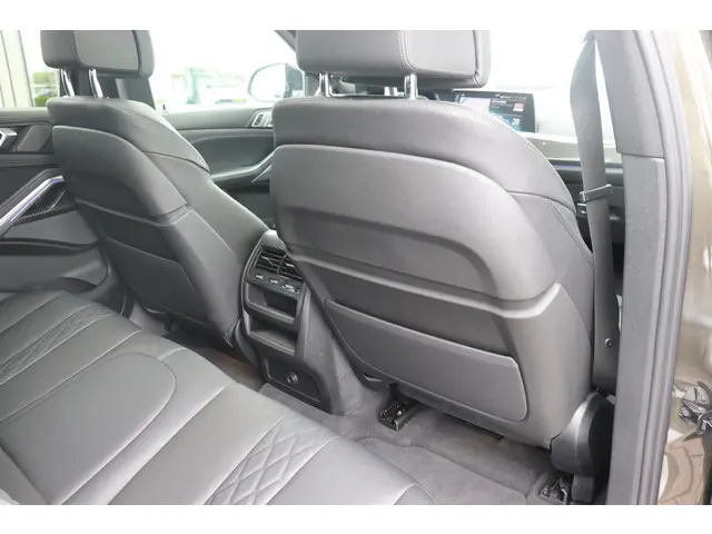 BMW X6 M50i High Executive 2021 Benzine 14