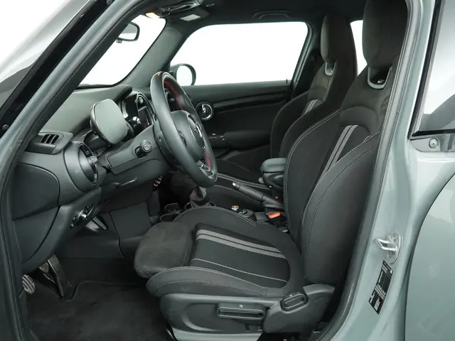 MINI 5-Deurs Cooper 2020 Benzine 4