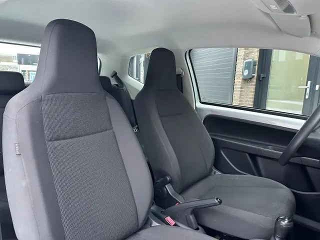 Volkswagen up! 1.0 take up! BlueMotion 2013 Benzine 12