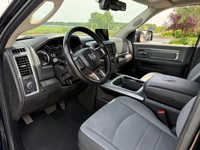 Dodge Ram Pick-Up DODGE 5.7 HEMI MET LPG 2023 LPG/Gas 7