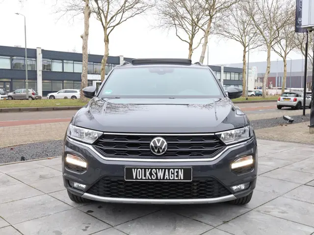 Volkswagen T-Roc Sport 2.0 TSI 4Motion 2021 Benzine 23