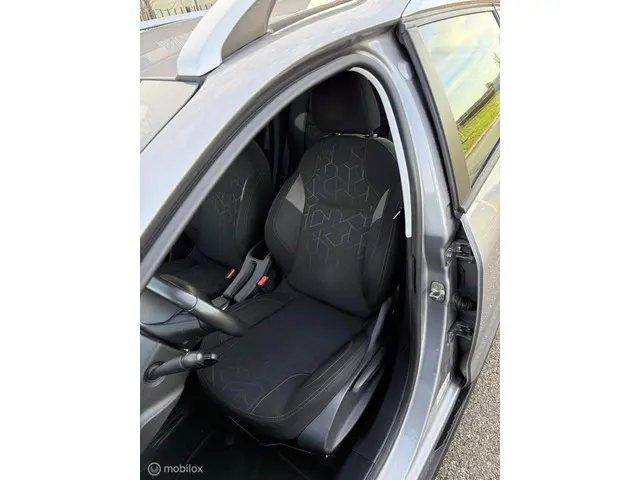 Peugeot 2008 1.2 VTi Active 2014 Benzine 7