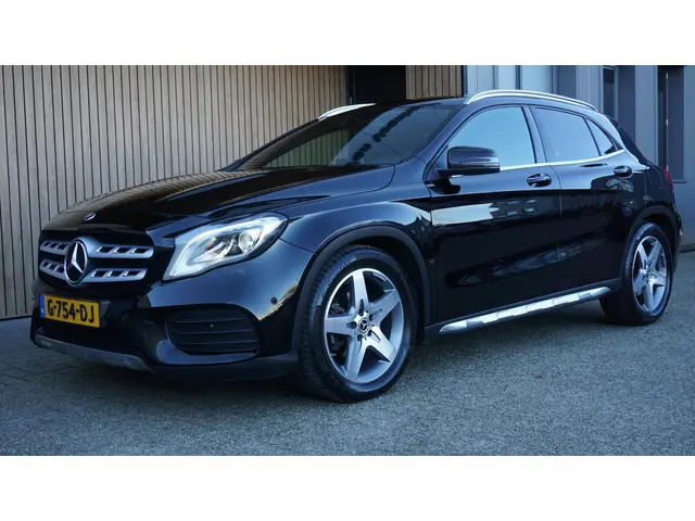 Mercedes-Benz GLA 180 122pk 2x AMG-Line 2019 Benzine 4