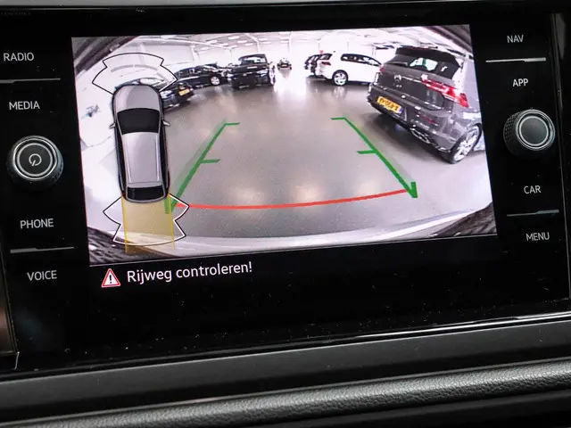 Volkswagen Taigo 1.0 TSI 115pk DSG R-Line 2024 Benzine 9