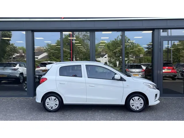 Mitsubishi Space Star 1.2 Connect+ 2024 Benzine 13