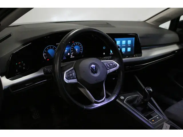 Volkswagen Golf Variant 1.0 TSI Life 2022 Benzine 8