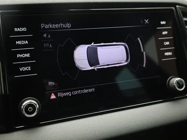 Škoda Karoq 1.5TSI/150PK ACT Sportline DSG 2023 Benzine 38