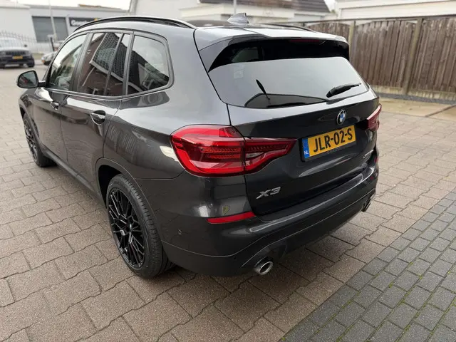 BMW X3 xDrive30e Executive 2021 Hybride Benzine 7