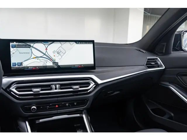 BMW 3 Serie Touring 320e 2024 Hybride Benzine 11