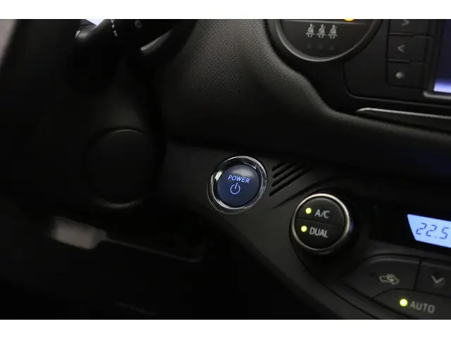 Toyota Yaris 1.5 Hybrid Aspiration 2015 Hybride Benzine 29