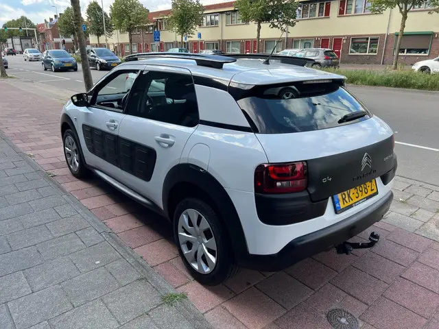 Citroën C4 Cactus 1.2 PureTech Feel 2018 Benzine 4