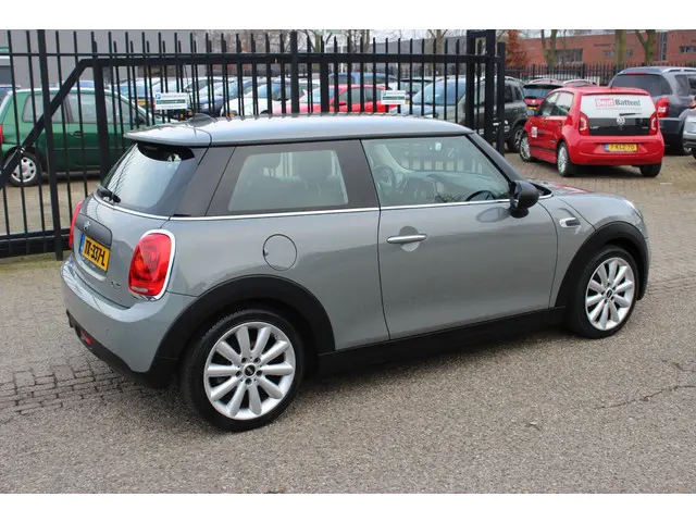 MINI One Mini 1.5 First Salt, Navigatie! 2018 Benzine 7