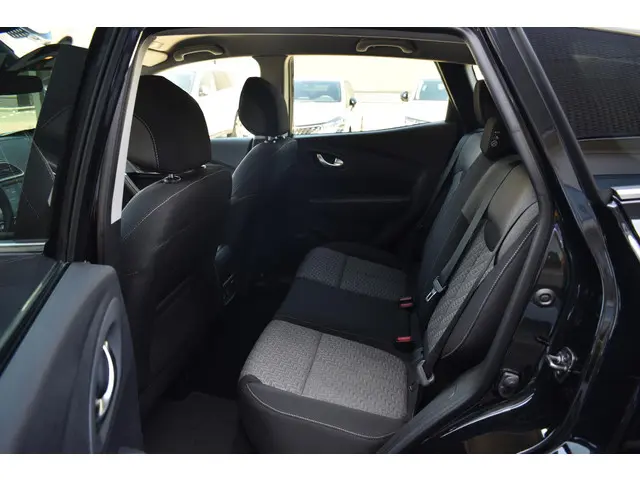 Renault Kadjar TCe 140 EDC Limited 2022 Benzine 11