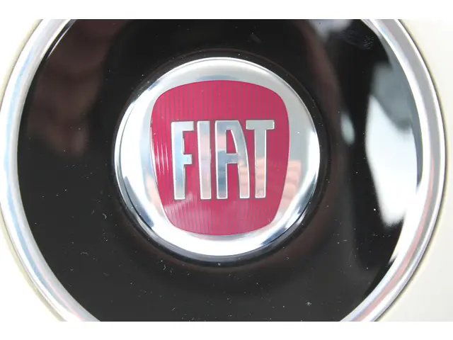 Fiat 500 1.0 Hybrid 2024 Benzine 15