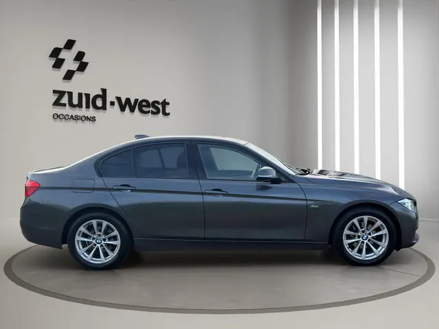 BMW 3 Serie 318i Luxury 360 Head up Led 2016 Benzine 6