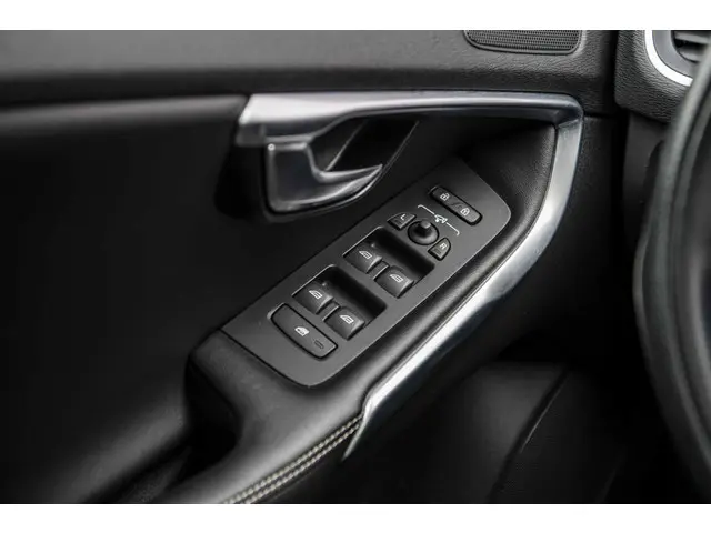 Volvo V40 1.5 T3 Polar+ Sport 2019 Benzine 26