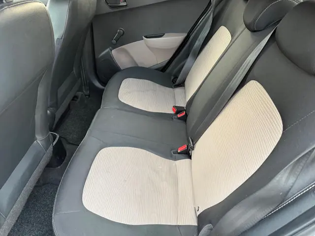 Hyundai i10 1.0i i-Motion 2015 Benzine 6