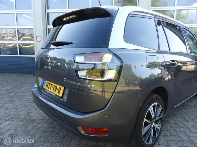 Citroën C4 Grand 1.2 PureTech 7 persoons 2018 Benzine 7