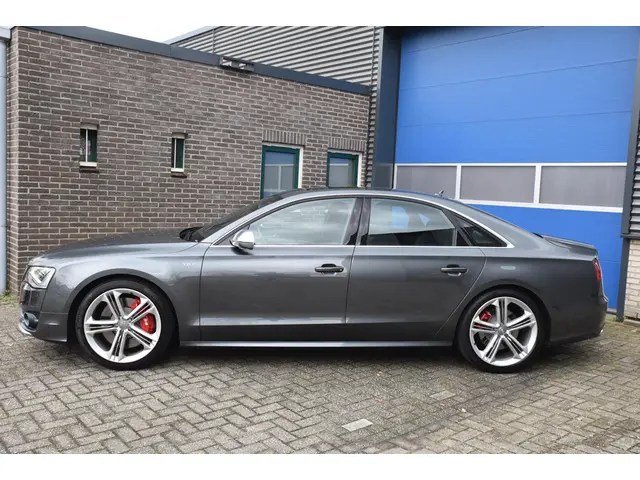 Audi A8 4.0 TFSI S8 quattro Pro Line+ 2013 Benzine 17